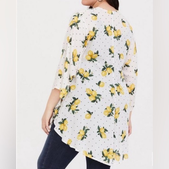Torrid Plus Size Lemon Print Shirttail Kimono or Overpiece-Size 3/4X - Picture 2 of 11